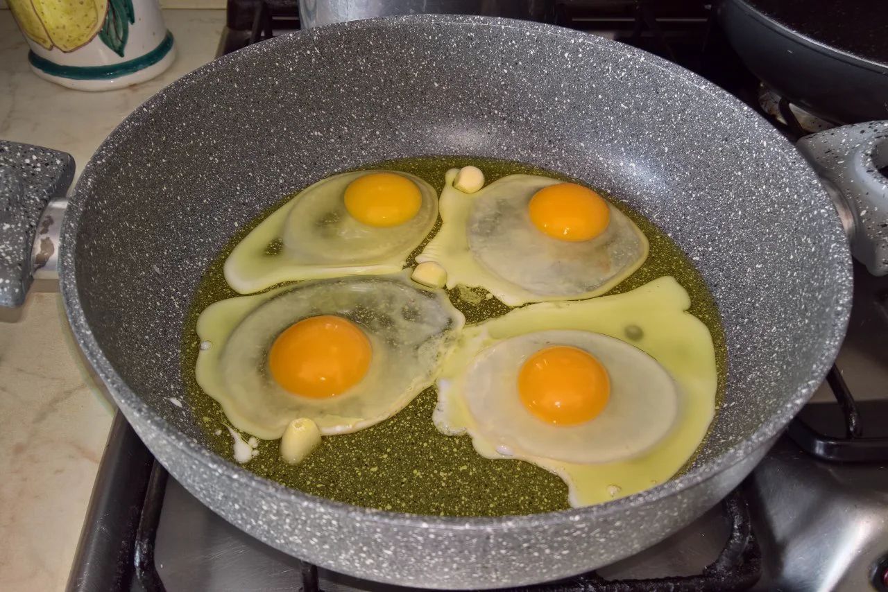 Tagliatelle all'uovo all'occhio di bue